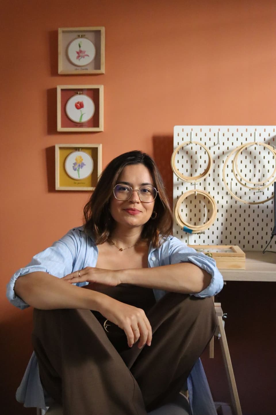 Portrait de Juliana dans son atelier