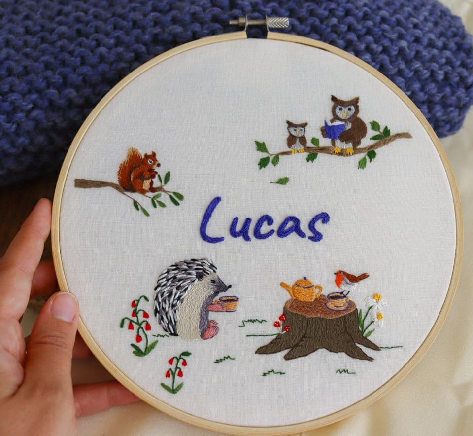 Exemples de broderies pour célébrer une naissance